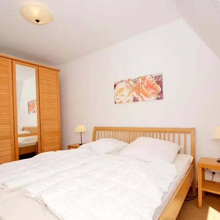 Hafenhaeuser Wiek Ferienwohnung 01 Wiek auf Rügen