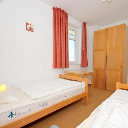 Hafenhaeuser Wiek Ferienwohnung 01 * Wiek auf Rügen