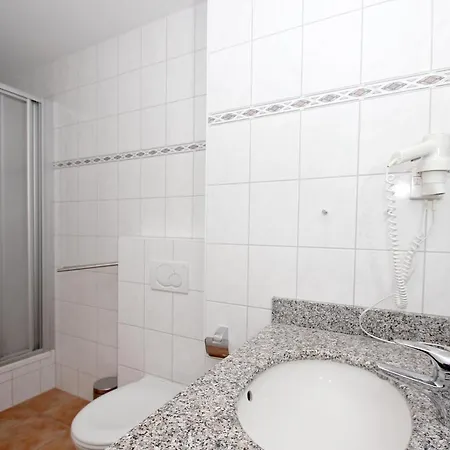 Hafenhaeuser Wiek Ferienwohnung 01 Wiek auf Rügen